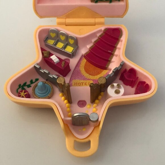 Vintage Polly Pocket 1992 Bluebird Hollywood Hotel compact playset - Picture 2 of 8